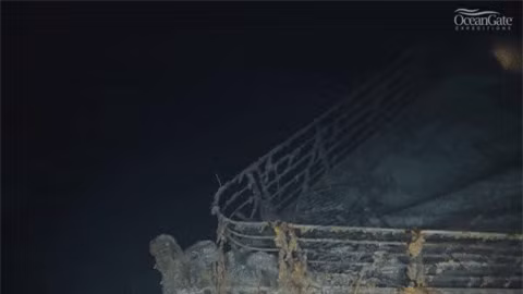 Can canh tau Titanic u am sau 111 nam nam sau duoi dai duong