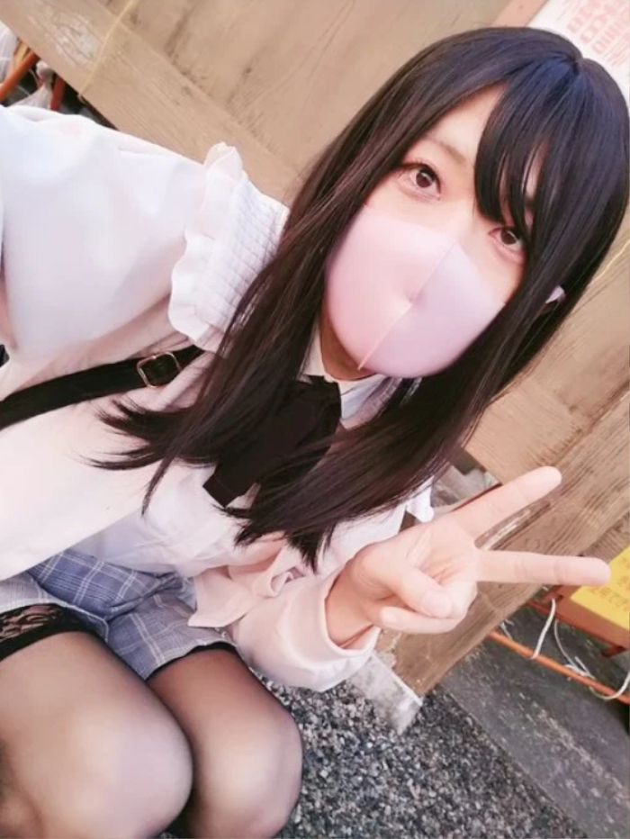 Thieu nu xinh dep khien coi mang soc khi cong khai anh qua khu-Hinh-6