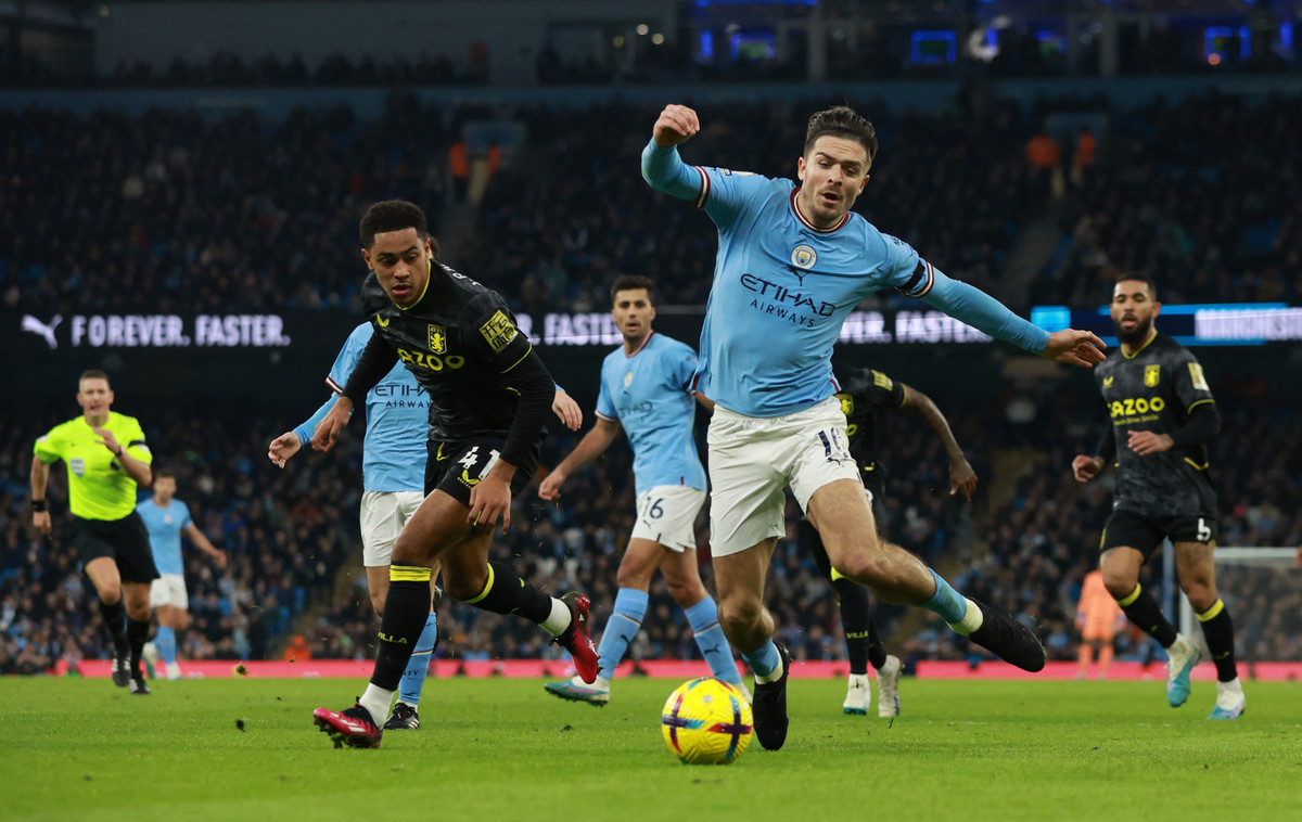 Jack Grealish có một mùa giải ấn tượng trong màu áo Man City với 5 bàn và 7 kiến tạo ở Premier League. Tiền vệ 27 tuổi này được Whoscored chấm 7,33 điểm. Grealish dần chứng tỏ bản thân xứng đáng là bản hợp đồng đắt nhất lịch sử Man City (100 triệu bảng).