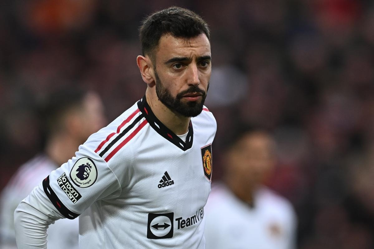 Bruno Fernandes là cầu thủ MU duy nhất có tên trong top 10 với số điểm 7,44. Tiền vệ người Bồ Đào Nha thi đấu 3,320 phút, ghi 8 bàn và góp 8 kiến tạo cho "Quỷ đỏ". Bruno còn tạo ra 119 cơ hội ghi bàn, con số kỷ lục của một cầu thủ MU tại Premier League.
