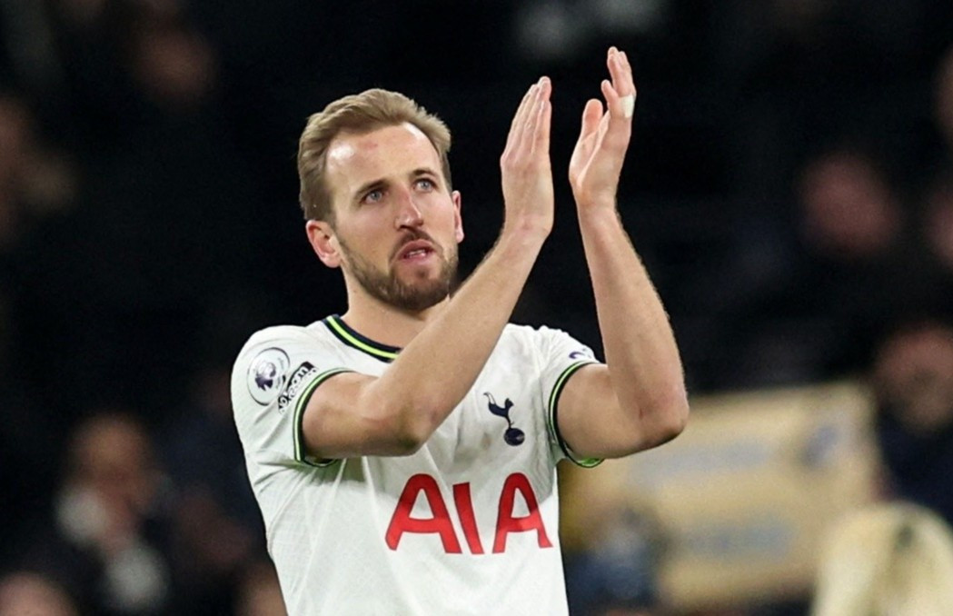 Harry Kane (Tottenham) xếp thứ 3 với 7,51 điểm. Anh là ngôi sao sáng nhất của Spurs với 30 bàn ở Premier League mùa này. Kane cũng đóng góp thêm 3 kiến tạo cho CLB thành London.