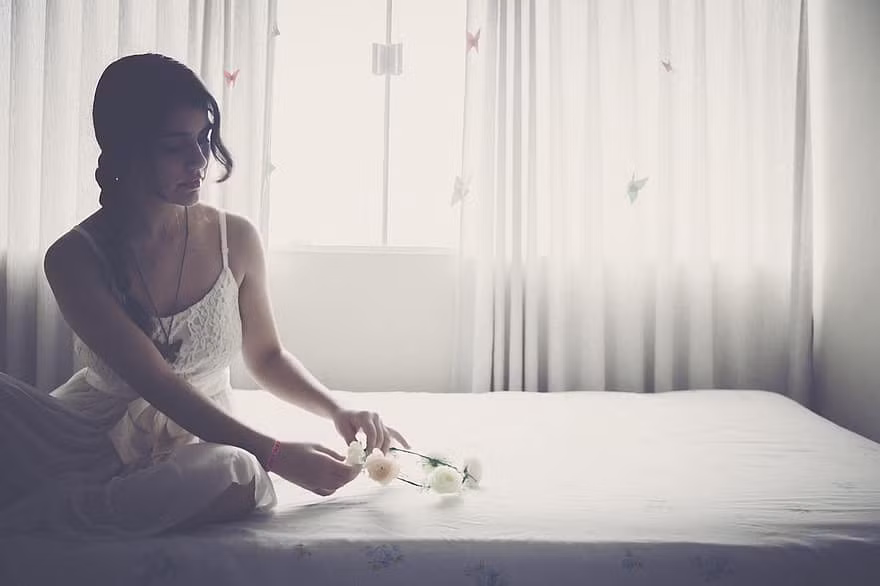 Phat hien chuyen ngoai tinh nho chi tiet tren bo hoa chong mang ve