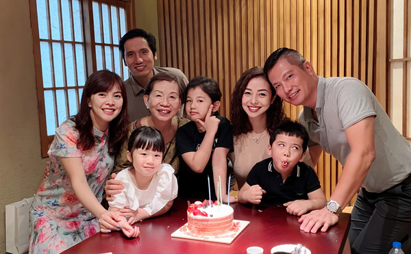 Chính hành động này của bà đã khiến Jennifer Phạm thêm yêu thương, trân trọng mẹ chồng hơn.