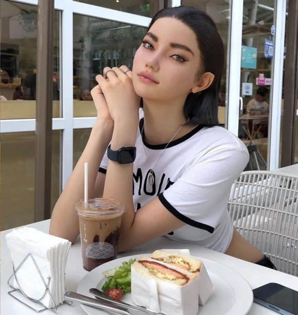 Nu nguoi mau ao dau tien cua Philippines gay tranh cai-Hinh-2