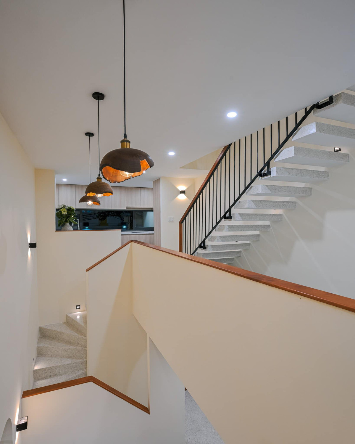 Ngoi nha tich hop be boi mat lanh, dung tre lam tuong bao-Hinh-7