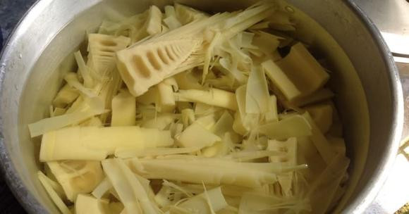 Uong nuoc luoc mang de giai nhiet co the co dung khong?-Hinh-2