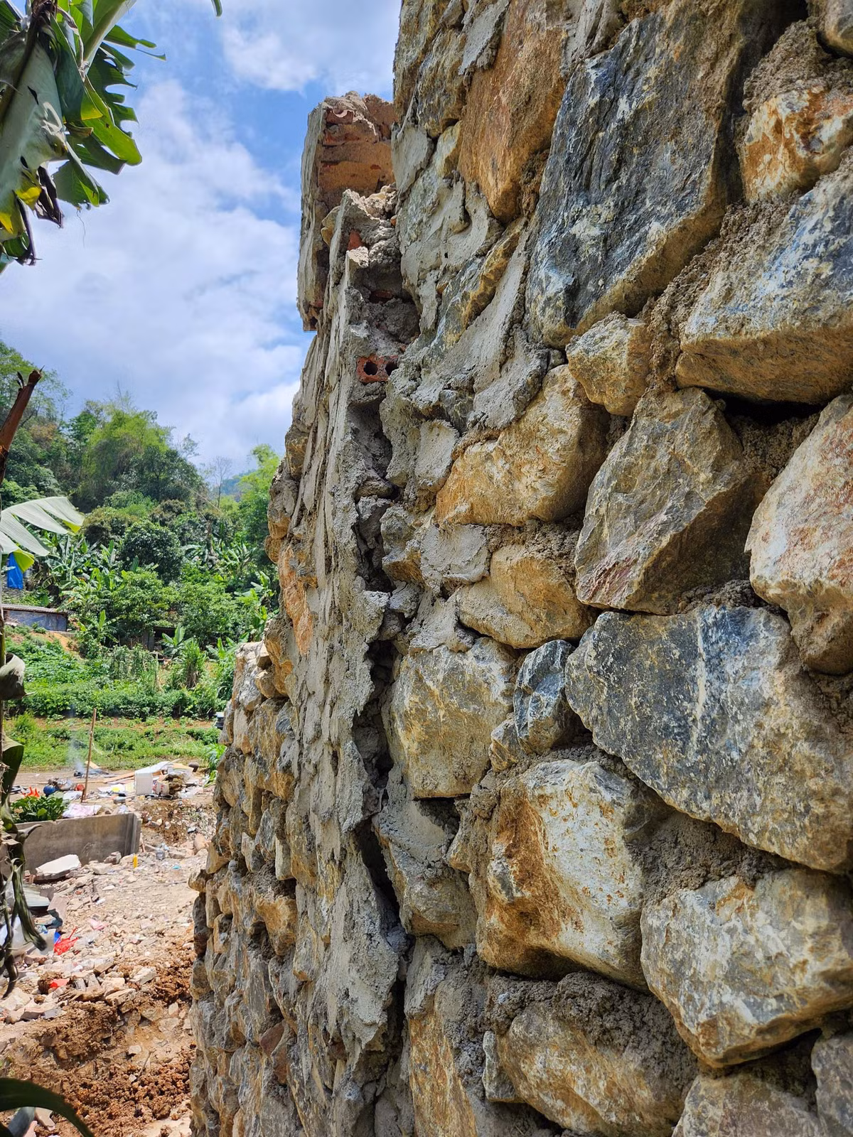 Hien truong am anh vu sap bo ke lam 3 me con tu vong-Hinh-2