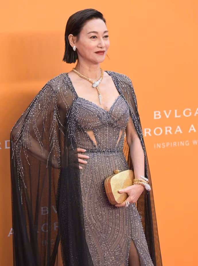 Thu Ky va dan sao nu chuong vay cup nguc, xe sau-Hinh-8