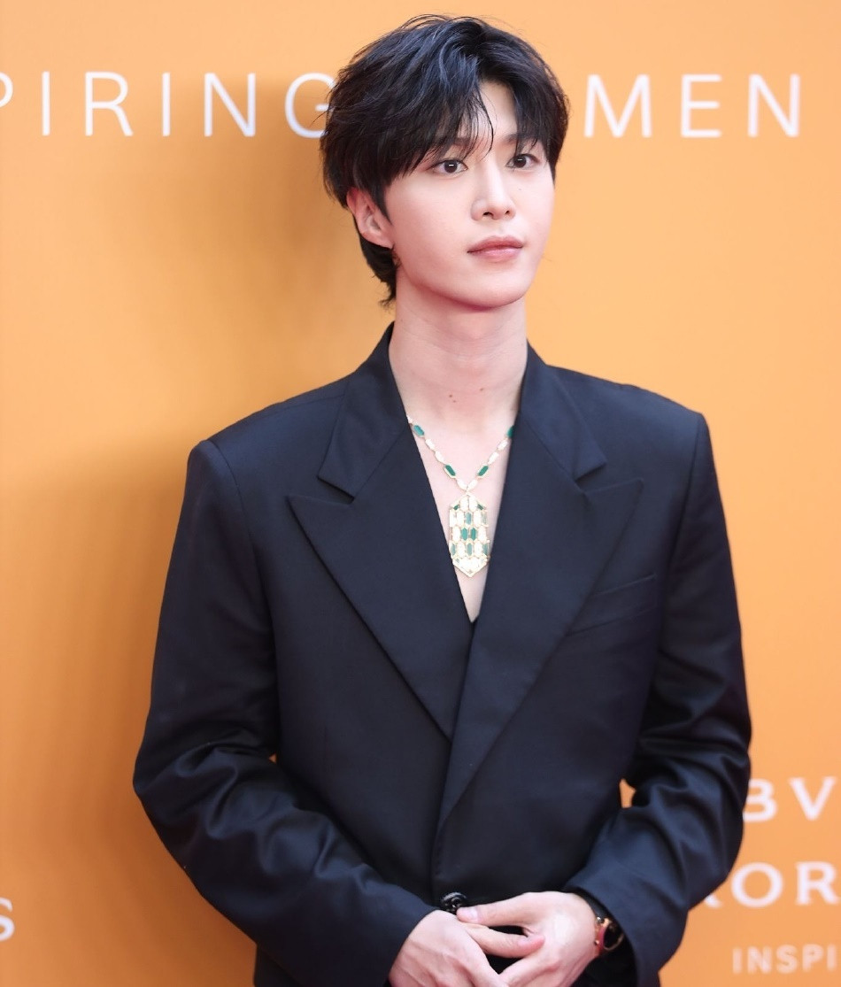 Thu Ky va dan sao nu chuong vay cup nguc, xe sau-Hinh-12