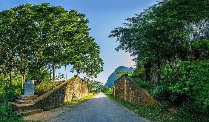 Kham pha quan the du lich Ai Chi Lang: Canh quan hung vi