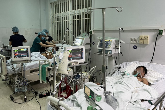 10 nguoi ngo doc botulinum sau khi an ca chep muoi u chua, 1 ca da tu vong