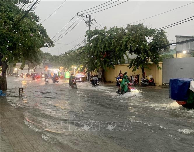 Sau mua lon o TP HCM, nhieu tuyen duong bien thanh 