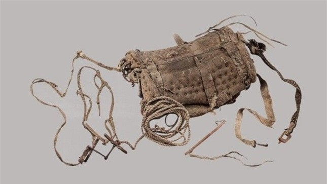 Phát hiện yên ngựa vô cùng tinh xảo trong cổ mộ 2.000 năm ảnh 1 Phát hiện yên ngựa vô cùng tinh xảo trong cổ mộ 2.000 năm ảnh 1