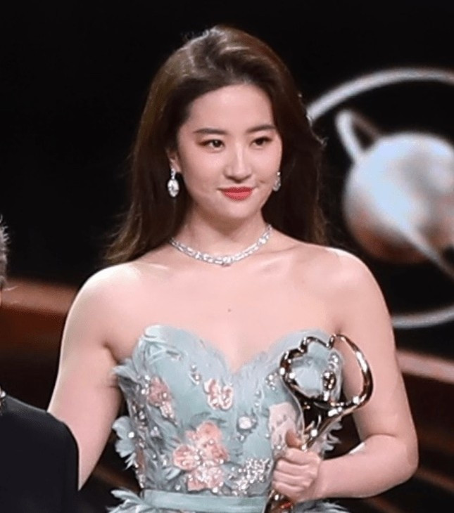 Vi sao den Luu Diec Phi, Ngu Thu Han cung bi che xau?-Hinh-6