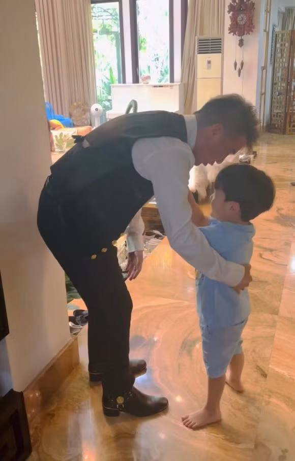 Xem nha nhu khach san, Dam Vinh Hung thay doi vi li do nay-Hinh-13