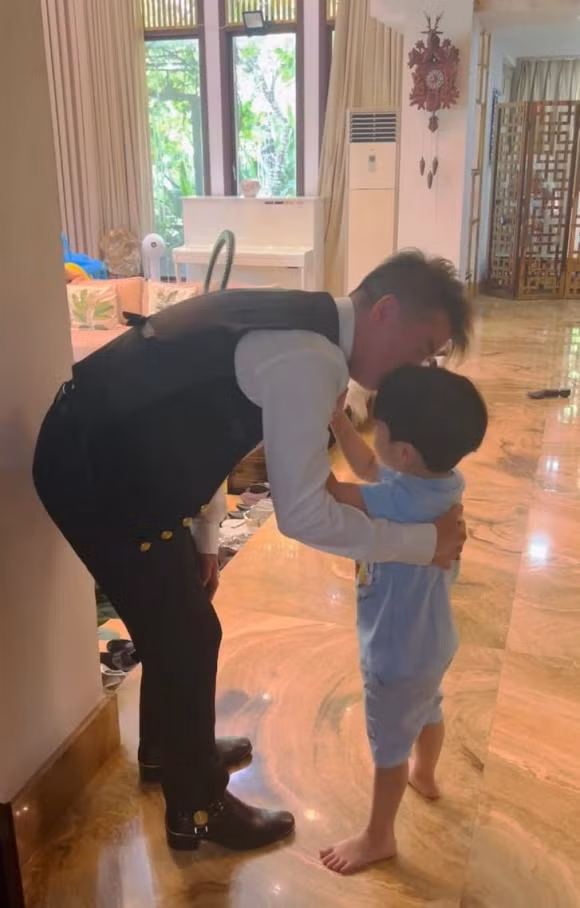 Xem nha nhu khach san, Dam Vinh Hung thay doi vi li do nay-Hinh-14