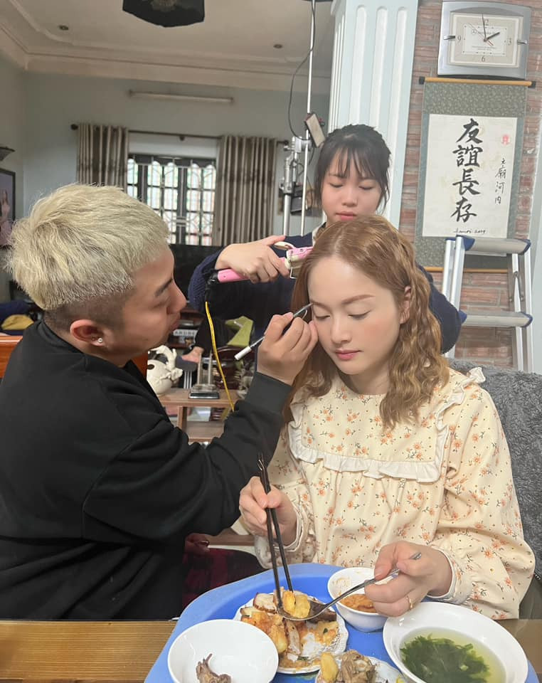 Hinh anh hai huoc cua dan dien vien 'Gia dinh minh vui bat thinh linh'-Hinh-9