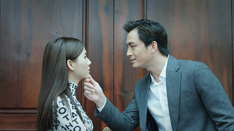 Lanh Thanh ke bi ga di khach