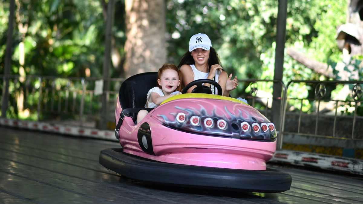 Mau Tay Dianka hoc tieng Viet, cham con trong ngay vang Bui Tien Dung-Hinh-27