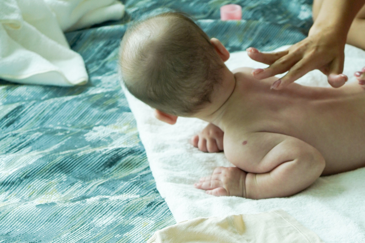 Mau Tay Dianka hoc tieng Viet, cham con trong ngay vang Bui Tien Dung-Hinh-7