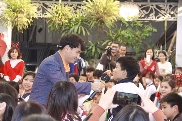 Nam Tao Xuan Bac: Vo con chinh la hau phuong vung chac-Hinh-3