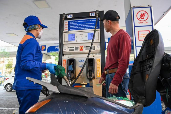 Gia xang trong nuoc ngay mai co the tang manh