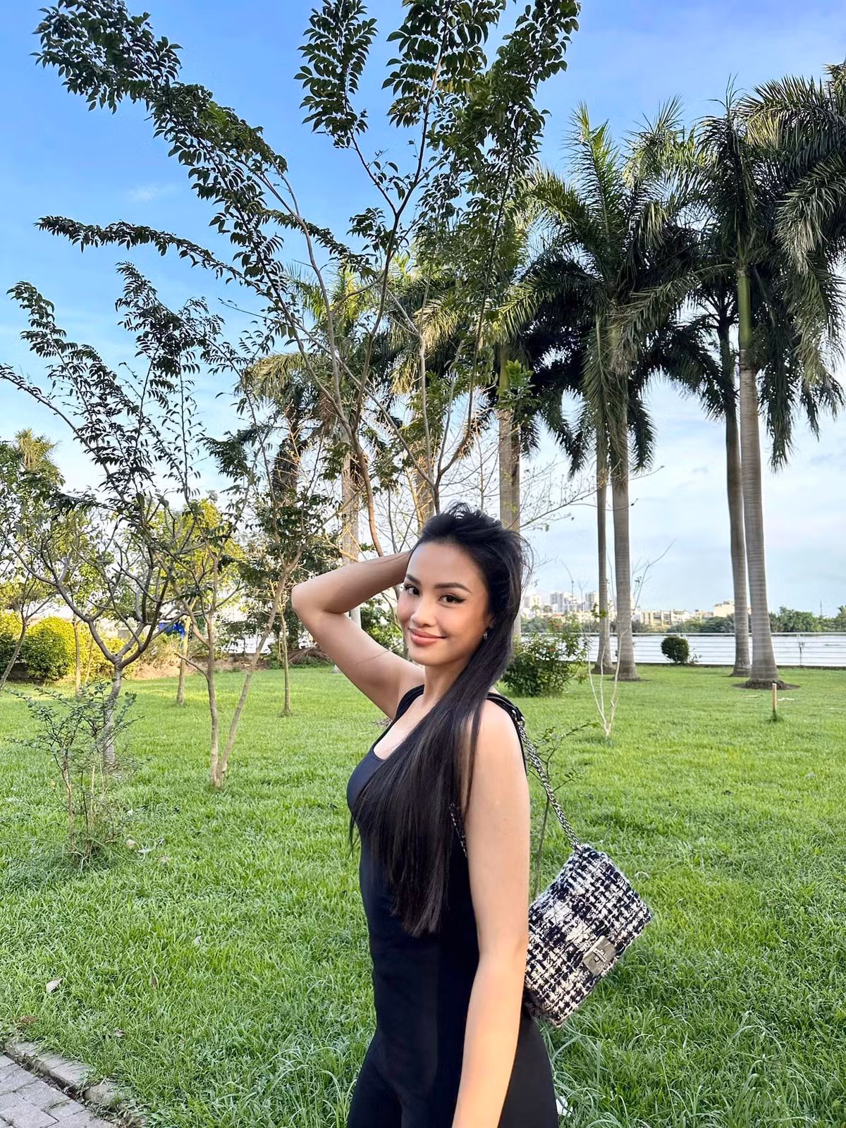 Co gai Dong Thap tung nang 90kg tro thanh A hau-Hinh-6