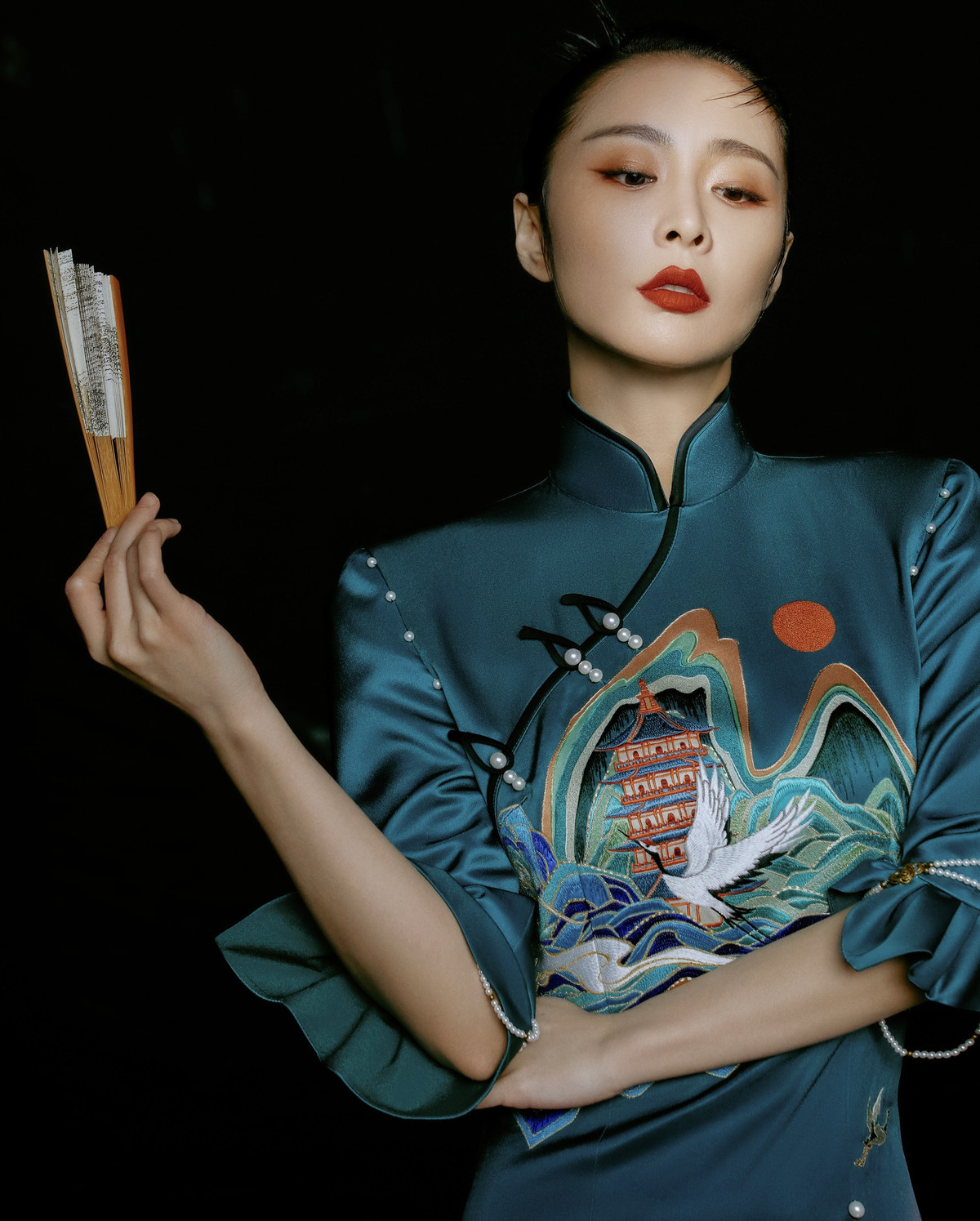 Nu dien vien phu de bep dan tieu hoa dan luu luong-Hinh-24