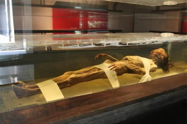 Tìm thấy gói mỳ được sản xuất năm 1994 trong mộ cổ hơn 2.000 năm ảnh 3 Tìm thấy gói mỳ được sản xuất năm 1994 trong mộ cổ hơn 2.000 năm ảnh 3