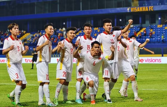 An tuong san thi dau vong bang U22 Viet Nam o SEA Games 32