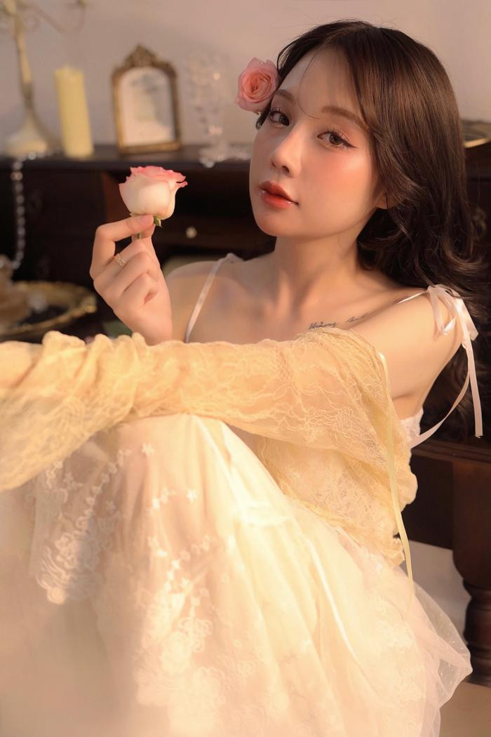 Nhan sắc đẹp tựa nàng thơ của nữ chính bước ra từ show hẹn hò - Hình 4 Nhan sac dep tua nang tho cua nu chinh buoc ra tu show hen ho-Hinh-4