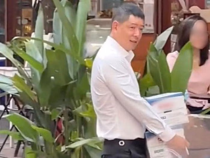 Binh Minh tut doc, vo doanh nhan sau 15 nam ket hon-Hinh-2