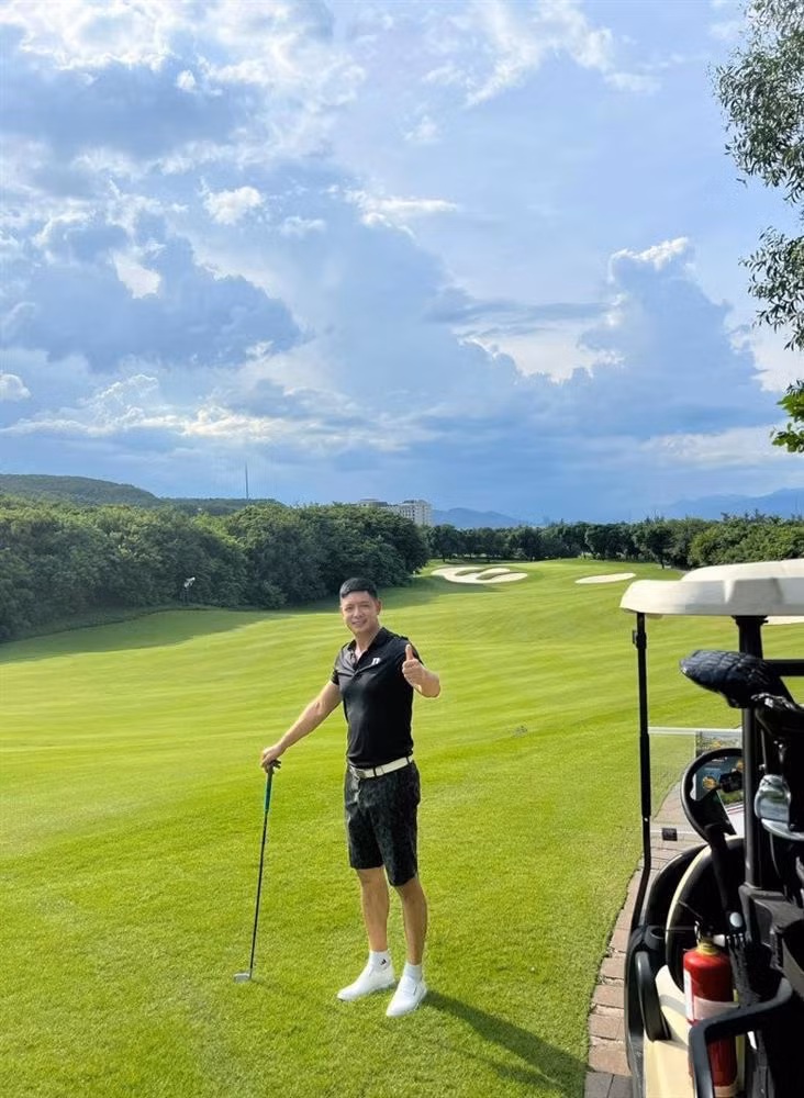 Binh Minh tut doc, vo doanh nhan sau 15 nam ket hon-Hinh-6