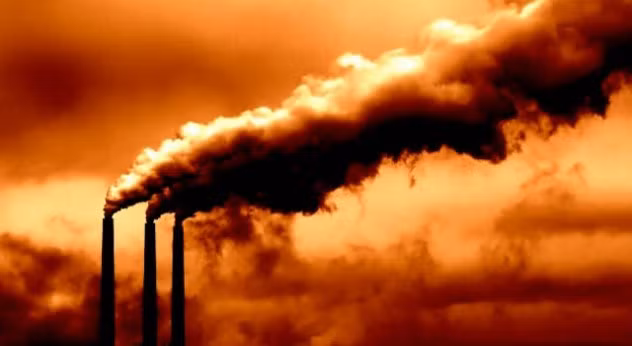 Tàu du lịch là một trong những yếu tố gây ô nhiễm hàng đầu bởi động cơ của các con tàu đòi hỏi một lượng lớn nhiên liệu để di chuyển. Nếu bạn mơ được vùng vẫy ngoài khơi vùng biển Caribbean, hãy xem xét thật kỹ bởi con tàu có thể đổ nước thải trực tiếp vào đại dương.