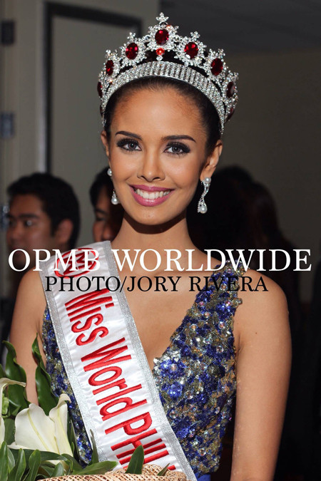 ... để đăng quang Miss World Philippines 2013.