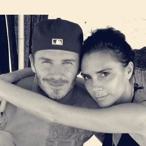 Đã có với nhau 4 mặt con nhưng David Beckham vẫn luôn giành những rung động của trái tim và tình yêu nồng nhiệt của mình cho người vợ số 1 của mình.