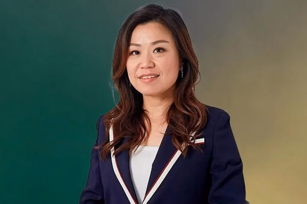 Carolyn Choo (46 tuổi), Giám đốc điều hành Worldwide Hotels. Quốc tịch: Singapore. Carolyn Choo đã kế thừa chuỗi khách sạn bình dân của bố vào năm 2002. Bà đã dẫn dắt và giúp tập đoàn mở rộng thành công sang phân khúc tầm trung tại khu vực Châu Á - Thái Bình Dương. Công ty đang sở hữu 38 khách sạn ở Singapore và sẽ bổ sung thêm 3 khách sạn mới vào cuối năm 2023. Công ty cũng sở hữu 11 khách sạn trên khắp Australia, Nhật Bản, Malaysia, Hàn Quốc và Thái Lan.