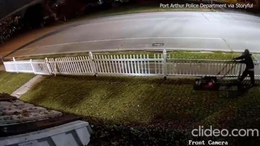 Chủ nhà kinh ngạc trước hành vi lạ của tên trộm Chu nha kinh ngac truoc hanh vi la cua ten trom