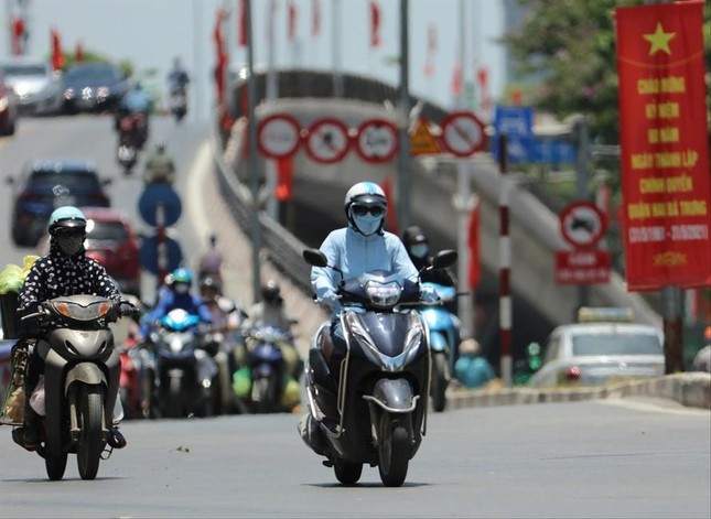 Mien Bac nang manh truoc khi don mua dong, mien Trung mua keo dai