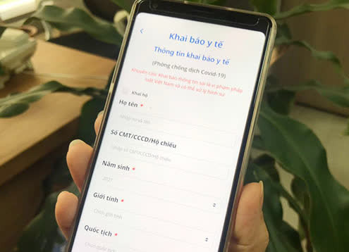 Thực hư thông tin dùng smartphone không cài Bluezone sẽ bị phạt? Thuc hu thong tin dung smartphone khong cai Bluezone se bi phat?