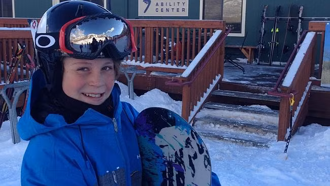 1. Ben Tudhope, 14 tuổi, thuộc quân số của đội tuyển Olympic Úc ở nội dung snowboarding dành cho người khuyết tật. Khi mới sinh, cậu đã mắc chứng bệnh bại não, khiến nửa thân người bị liệt. Tuy nhiên, không vì thế mà làm cậu từ bỏ ước mơ tham dự Thế vận hội. Ở tuổi lên 10, Tudhope bắt đầu chơi môn snowboarding. Bốn năm sau, cậu thi đấu ở giải European Cup năm 2013. Với thành công vang dội ở giải đấu này, cậu đã đạt tiêu chuẩn để dự Para-Olympics ở Sochi.