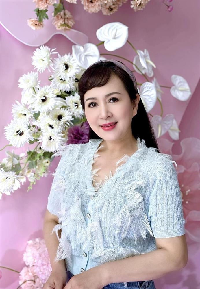 NSND Minh Hoa tuoi 60 van tuoi tre, bi quyet la day