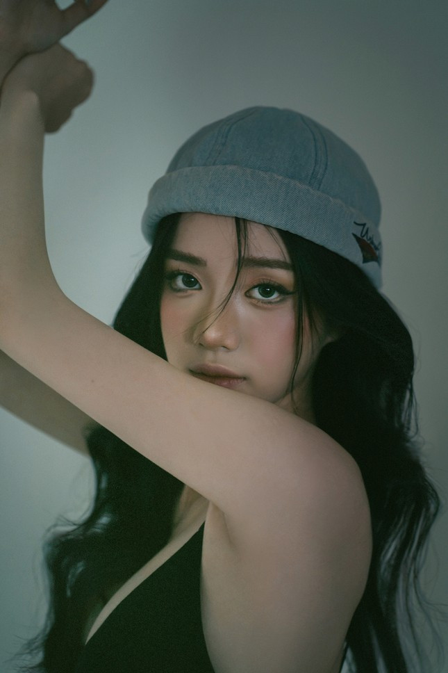 Nu sinh truong Kinh te danh tinh yeu cho nghe thuat dien xuat-Hinh-7