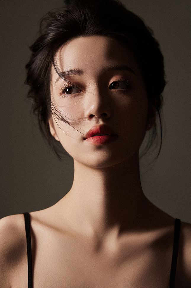 Nu sinh truong Kinh te danh tinh yeu cho nghe thuat dien xuat