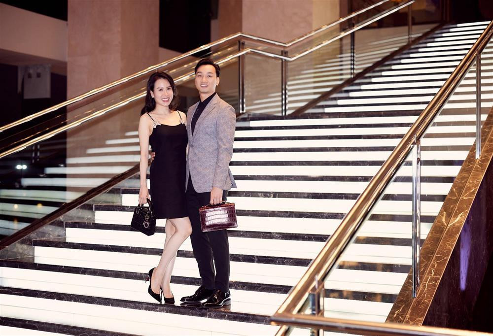 Vào dịp đặc biệt, Thành Trung không ngại gửi những lời ngọt ngào, tình cảm tới bà xã khiến nhiều người ngưỡng mộ.