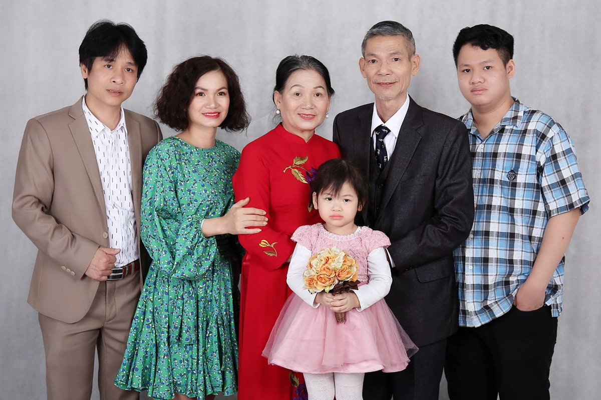 Chang re cham me vo ung thu, dua bo vo ve nha tan hieu