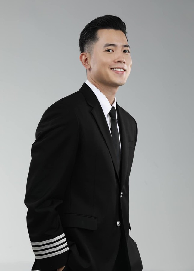 Cơ trưởng Quang Đạt cầu hôn bạn gái Lê Hà Trúc - Hình 7 Co truong Quang Dat cau hon ban gai Le Ha Truc-Hinh-7
