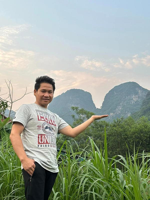 rước khi trở thành giọng hát vàng trong làng nhạc đỏ, Trọng Tấn từng có ý định thi ĐH Kiến trúc, tuy nhiên sau đó anh lại đi theo tình yêu ca hát và học tập tại Học viện Âm nhạc quốc gia. Nhưng suy đi tính lại, anh đành từ bỏ bởi lo lắng không có tiền đóng học phí. Lúc này, một người anh đang học ở Nhạc viện về chơi, thấy Trọng Tấn chơi đàn và hát nên khuyên anh đi thi Nhạc viện Hà Nội. Đây cũng chính là bước ngoặt giúp Trọng Tấn gặt hái được những thành công rực rỡ về sau.