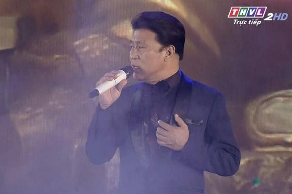 Bên cạnh lĩnh vực ca hát, NSND Tạ Minh Tâm còn tham gia đóng phim. Đặc biệt, vai diễn bác sĩ Hùng của anh trong bộ phim "Blouse trắng" đến nay vẫn lưu dấu ấn sâu đậm trong lòng nhiều khán giả.