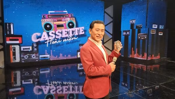 Nam nghệ sĩ chia sẻ, khi phim được phát sóng trên truyền hình, đi đến đâu anh cũng được khán giả nhận ra và tay bắt mặt mừng như người thân lâu ngày gặp lại.